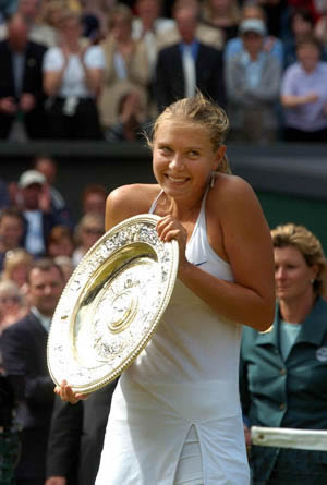 九游官方入口-莎拉波娃迎来十赛季出色发挥，G2观众热烈欢呼！